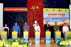 Vĩnh Long phát động 'Bình dân học vụ số': Đi từng ngõ, gõ từng nhà