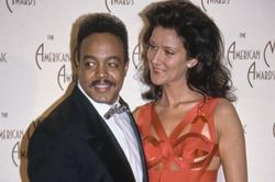 Celine Dion đau buồn trước sự ra đi của danh ca Peabo Bryson