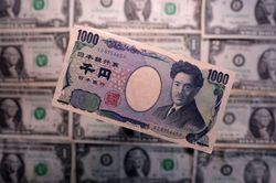 Đồng USD duy trì gần đỉnh 2 tháng khi xung đột Vùng Vịnh leo thang