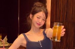 Jang Won Young (IVE) gây sốt với loạt ảnh đời thường
