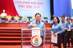 Ban Chấp h&agrave;nh Tổng Li&ecirc;n đo&agrave;n Lao động Việt Nam kh&oacute;a XIV giảm 32 ủy vi&ecirc;n so với kh&oacute;a trước