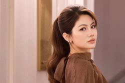 Sắc vóc quý phái, thanh lịch của Hoa khôi Vũ Hương Giang