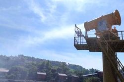 C&ocirc;ng đo&agrave;n c&aacute;c doanh nghiệp ng&agrave;nh than s&aacute;t c&aacute;nh c&ugrave;ng người lao động