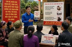 Vai trò của cán bộ, đảng viên trong đấu tranh phản bác các quan điểm sai trái, thù địch