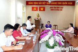 Báo và phát thanh, truyền hình Đồng Tháp làm việc với xã Đồng Sơn về công tác phối hợp tuyên truyền