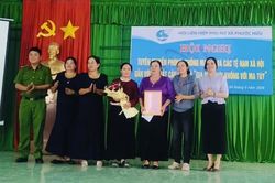 Hội Li&ecirc;n hiệp Phụ nữ x&atilde; Phước Hữu ra mắt C&acirc;u lạc bộ 'Gia đ&igrave;nh n&oacute;i kh&ocirc;ng với ma t&uacute;y'