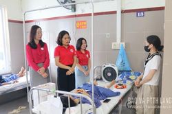 Hội Chữ thập đỏ tỉnh thăm, hỗ trợ gia đình nạn nhân tai nạn giao thông có hoàn cảnh khó khăn