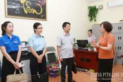 Đoàn giám sát của Ban Thường trực Ủy ban MTTQ Việt Nam tỉnh giám sát tại phường Lương Văn Tri