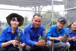 Tiếp thêm nguồn lực cho thanh niên DTTS