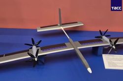 Nga ra mắt UAV Argus c&oacute; khả năng bay li&ecirc;n tục 40 ng&agrave;y tại Diễn đ&agrave;n Kinh tế St. Petersburg