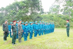 Huấn luyện d&acirc;n qu&acirc;n, tự vệ b&aacute;m s&aacute;t y&ecirc;u cầu nhiệm vụ