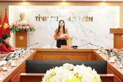Thẩm tra nhiều tờ tr&igrave;nh, dự thảo nghị quyết