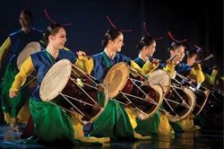 &Acirc;m nhạc kể 'chuyện mới' b&ecirc;n s&ocirc;ng Hương