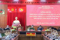 C&ocirc;ng an Đắk Lắk ra qu&acirc;n cao điểm bảo đảm an to&agrave;n giao th&ocirc;ng cho học sinh dịp h&egrave; 2026