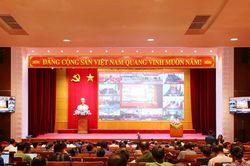 Chuyển h&oacute;a gi&aacute; trị ph&aacute;p luật th&agrave;nh kết quả thực tiễn sinh động