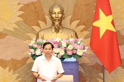 Tổng Thư k&yacute; Quốc hội, Chủ nhiệm Văn ph&ograve;ng Quốc hội L&ecirc; Quang Mạnh chủ tr&igrave; họp giao ban với c&aacute;c đơn vị của Văn ph&ograve;ng Quốc hội