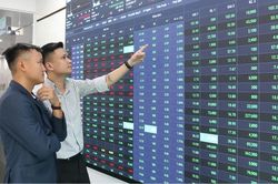 Quỹ đầu tư phục hồi cùng thị trường, áp lực rút vốn hạ nhiệt