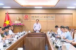 Bộ trưởng GD&ĐT lưu &yacute; th&iacute; sinh tuyệt đối kh&ocirc;ng mang điện thoại v&agrave;o ph&ograve;ng thi