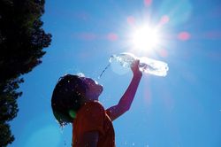 Dự báo thời tiết tháng 6: Khu vực nào sẽ nắng nóng nhất?