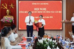 C&ocirc;ng bố quyết định của Ban Thường vụ Tỉnh ủy về c&ocirc;ng t&aacute;c c&aacute;n bộ tại x&atilde; Bảo Lạc