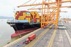 Thu hút đầu tư, đưa cảng biển trở thành trung tâm logistics