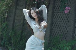 Hoa hậu quốc tế Thanh Thủy 'gây bão' với bộ ảnh 'hững hờ'