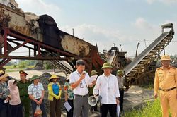 H&agrave; Nội: Đ&igrave;nh chỉ hoạt động 6 bến b&atilde;i vật liệu x&acirc;y dựng tr&aacute;i ph&eacute;p ven s&ocirc;ng