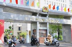 Thông báo: Tuyển chọn công dân ngành y khoa, điện tử viễn thông, ngôn ngữ Lào, Thái Lan vào công tác tại Công an TPHCM