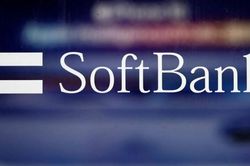 SoftBank đặt cược lớn vào OpenAI, rủi ro thanh khoản gia tăng?