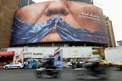 Hạ viện Mỹ kêu gọi chấm dứt xung đột với Iran, chỉ trích ông Trump