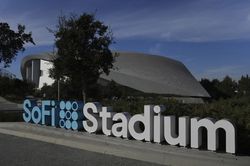 Bên trong sân vận động 5,5 tỷ USD hiện đại nhất World Cup 2026 có gì?