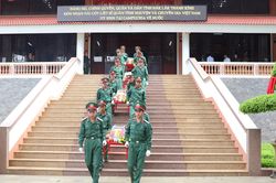 Đắk Lắk đ&oacute;n 27 h&agrave;i cốt liệt sĩ từ Campuchia trở về đất mẹ