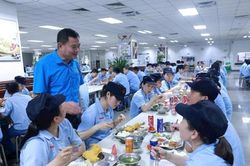 C&ocirc;ng đo&agrave;n kiến nghị tăng ng&agrave;y nghỉ lễ, giảm giờ l&agrave;m việc cho người lao động