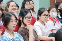 Lần đầu ti&ecirc;n c&oacute; quy định về chứng chỉ gi&aacute;o dục đại học