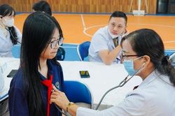 100% học sinh, sinh viên được kiểm tra sức khỏe hoặc khám sàng lọc ít nhất 1 lần/năm