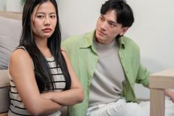 Các cặp cung hoàng đạo 'oan gia ngõ hẹp', cứ gặp nhau là chiến tranh bùng nổ