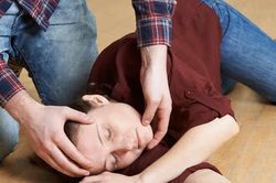 V&igrave; sao đột quỵ tăng cao trong m&ugrave;a n&oacute;ng? Nh&oacute;m người n&agrave;y cần đặc biệt cảnh gi&aacute;c, đặc biệt sau tuổi 50