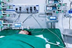 Cứu sống bé trai 23 tháng tuổi mắc tay chân miệng với nhiều biến chứng thần kinh, hô hấp và tuần hoàn
