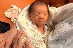 Bé gái sơ sinh bị bỏ rơi trong một công trình xây dựng