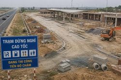 4/5 trạm dừng nghỉ cao tốc do một liên danh đầu tư đang chậm tiến độ
