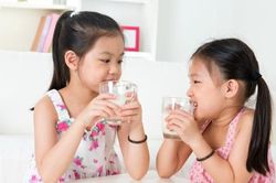 Chuy&ecirc;n gia khuyến nghị g&igrave; để trẻ ph&aacute;t triển chiều cao tối ưu?
