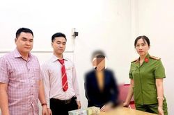 Quen 'tướng Mỹ' qua mạng x&atilde; hội, người phụ nữ su&yacute;t mất hơn 1,3 tỷ đồng