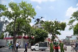 Công an Hà Nội thử nghiệm UAV giám sát ANTT từ trên không: Có công nghệ giám sát, ý thức người dân sẽ nâng cao