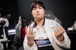 Không chào khán giả, tuyển thủ eSports bị phạt nặng