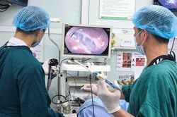 Từ dấu hiệu lạ khi đại tiện, đi khám ra khối u trực tràng lớn