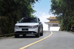 Sôi động như thị trường xe Việt mùa hè - gần 10 xe mới sắp ra mắt
