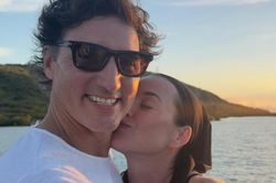 Cựu Thủ tướng Canada và Katy Perry hiện tại