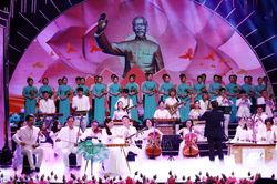 Chương trình nghệ thuật 'Hồ Chí Minh - Nguồn sáng dẫn đường'