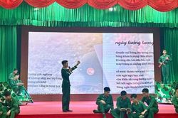 Thơ ca bồi đắp tâm hồn người lính