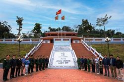Tô thắm ký ức hào hùng